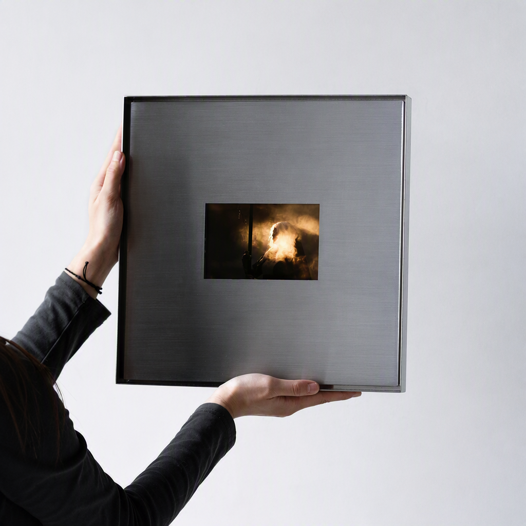 Ludaye Factory Wholesale Customization of 201 Stainless Steel Metal Photo Frames 6x8 8x10 A3 A4 Matte Silver Artistic Decoration