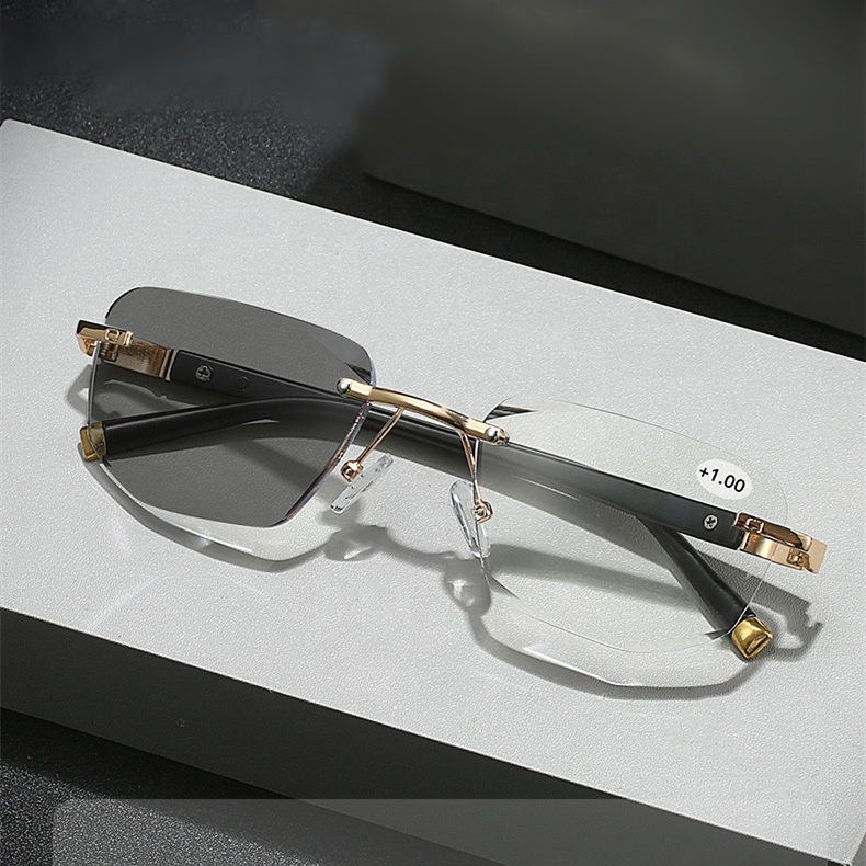 Photochromic Reading Glasses for Blue Light Protection and Indoor/Outdoor Use